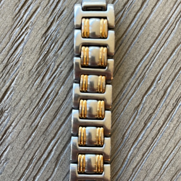 GUCCI Watch - GUCCI timepieces - Fine Jewelry - Push Button Security Clasp - Picture 8 of 13